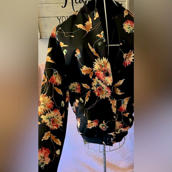 Floral zip up bomber style jacket. - Picture 2 of 5
